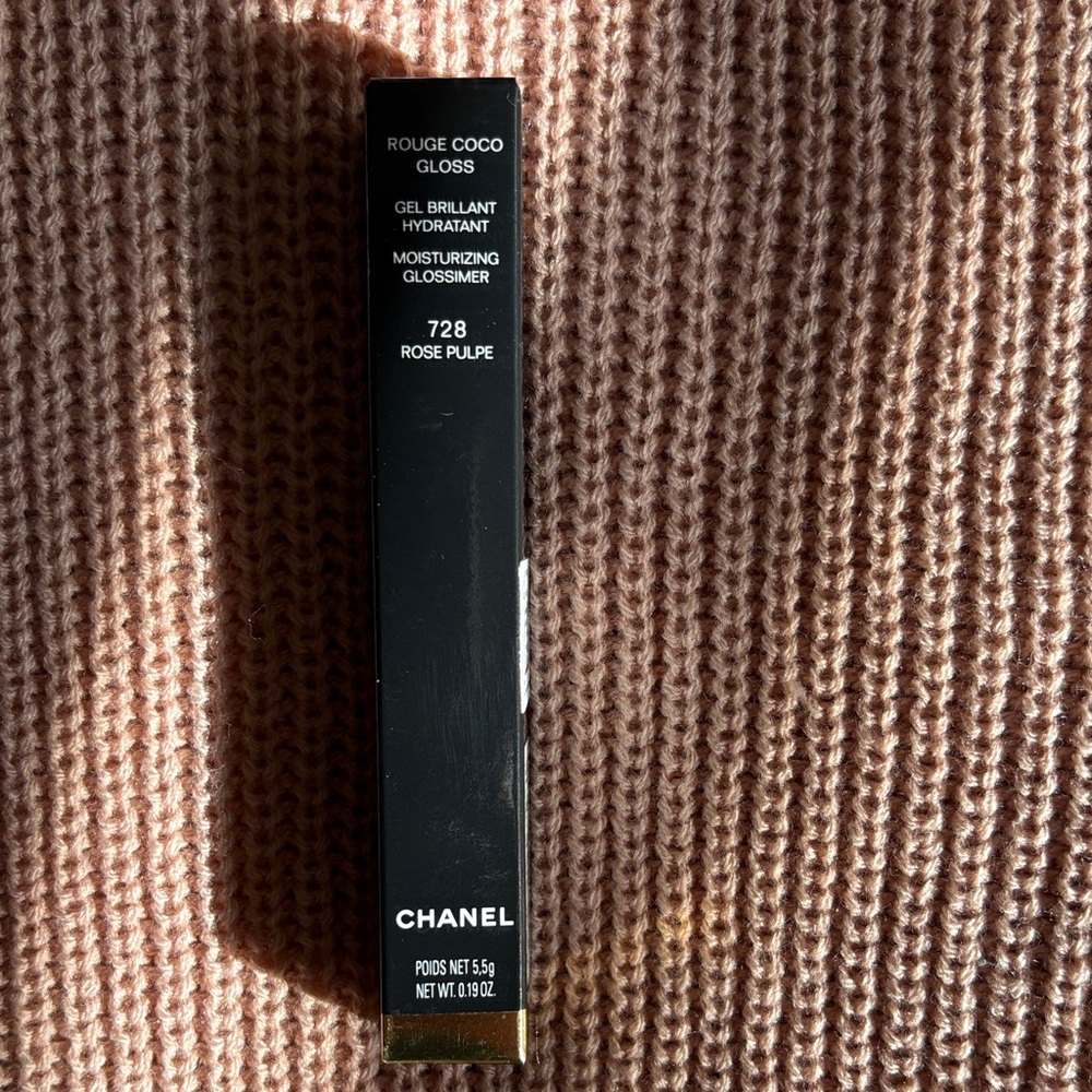NWT CHANEL Rouge Coco Gloss - Rose Pulpe